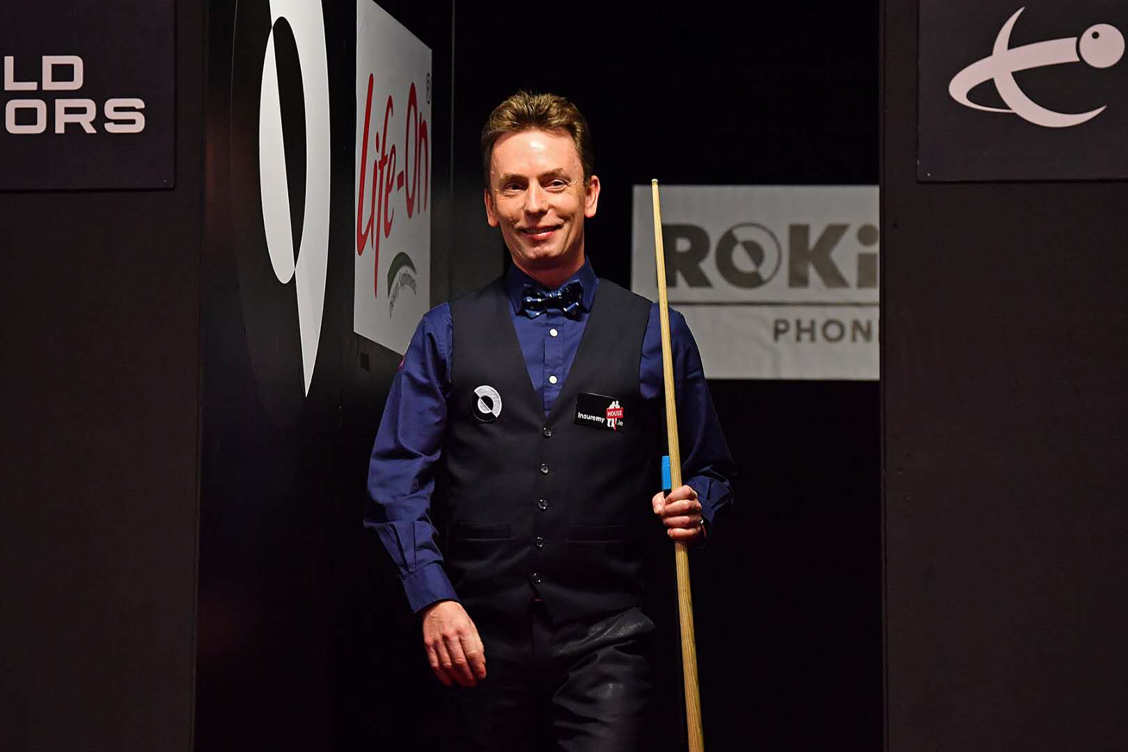 依賴於某個 依賴於某個