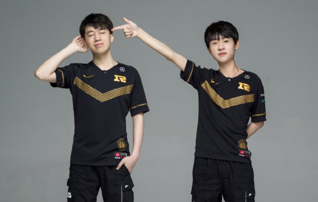 谁先交出关 谁先交出关