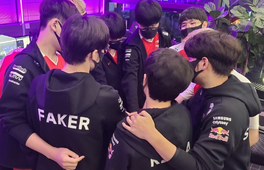 角落埋伏 角落埋伏